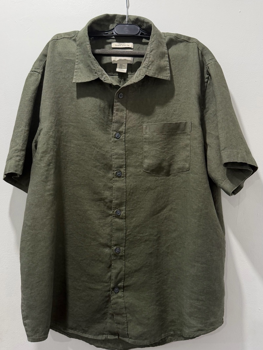 Men's Olive Green Short-Sleeve Button-Up Shirt